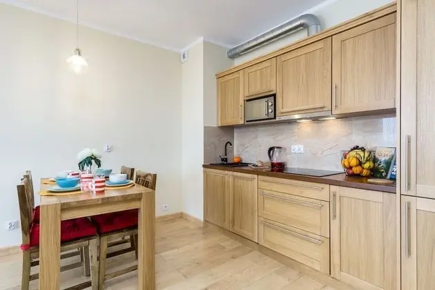 Superior Apart Daire, 1 Yatak Odası, Balkon, Avlu Manzaralı