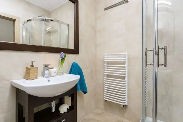 Superior Apart Daire, 1 Yatak Odası, Balkon, Avlu Manzaralı