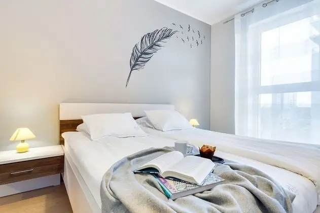 Pacific, One-bedroom Apartment