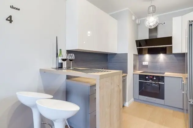 Pacific, One-bedroom Apartment