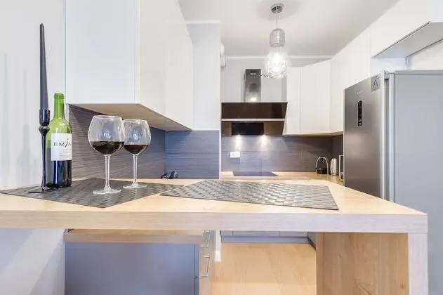 Pacific, One-bedroom Apartment