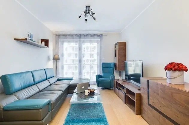 Pacific, One-bedroom Apartment