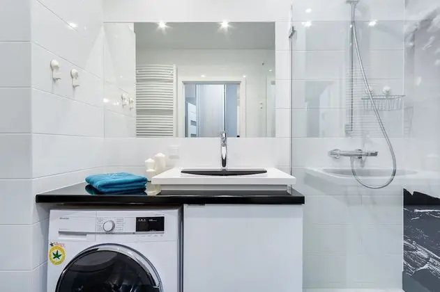 Pacific, One-bedroom Apartment