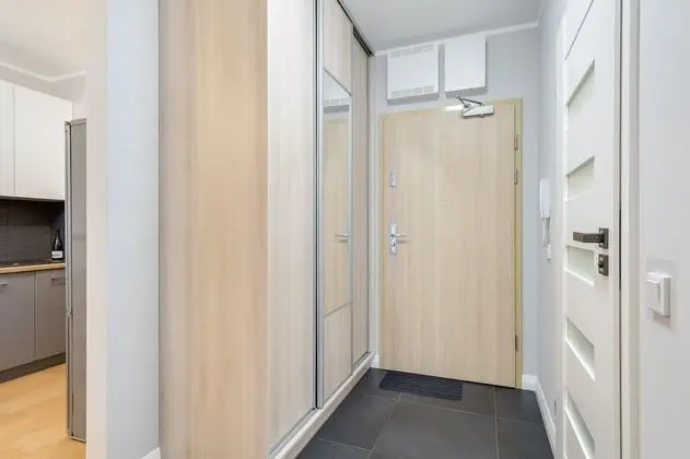 Pacific, One-bedroom Apartment