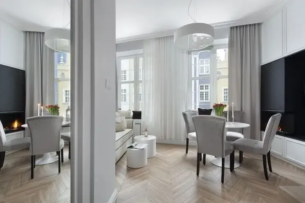 Deluxe Stüdyo Süit, Asma Kat