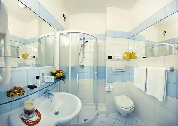 Standard Tek Büyük veya İki Ayrı Yataklı Oda