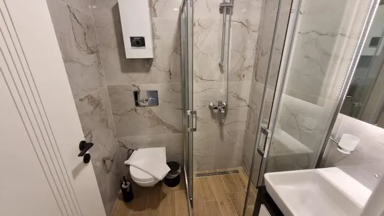 1+0 Daire, Kara Manzaralı, Balkonlu