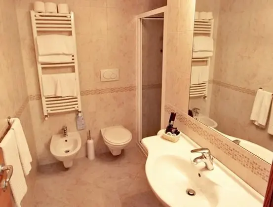 Comfort Tek Büyük veya İki Ayrı Yataklı Oda