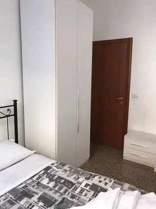 Tek Büyük veya İki Ayrı Yataklı Oda, Ortak Banyo