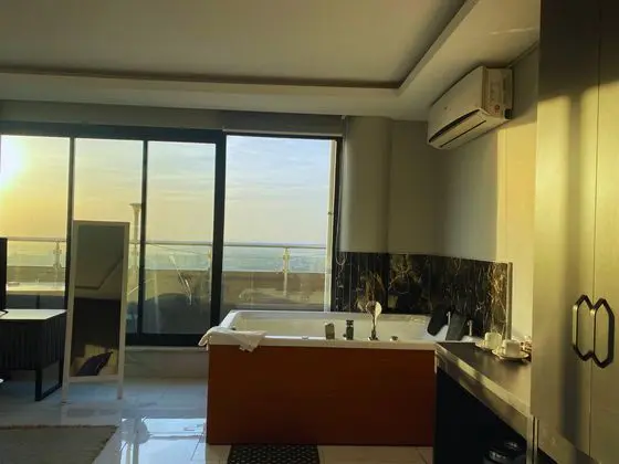 Junior Suite Deniz Manzaralı Oda