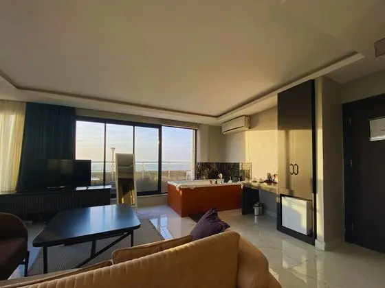 Junior Suite Deniz Manzaralı Oda