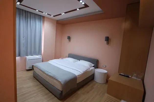 Basic Tek Büyük Yataklı Oda, Göl Manzaralı