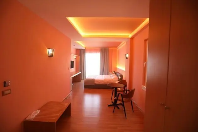 Basic Tek Büyük Yataklı Oda, Göl Manzaralı