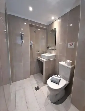 Üç Kişilik Oda