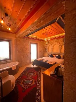 Deluxe Oda Balkonlu, Avlu Manzaralı, Jakuzili