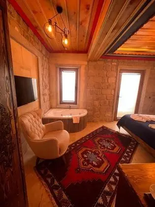 Deluxe Oda Balkonlu, Avlu Manzaralı, Jakuzili