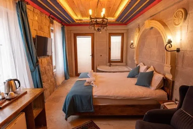 Deluxe Oda Balkonlu, Avlu Manzaralı, Jakuzili