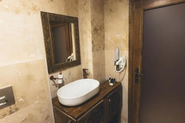 GÜVERCİNLİK BANYO