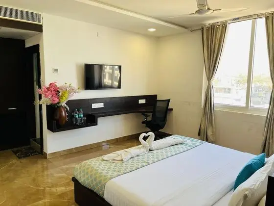 Business Tek Büyük Yataklı Oda