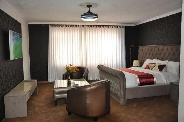 Deluxe Tek Büyük Yataklı Oda