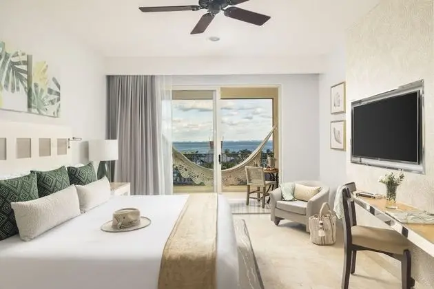 Deluxe Ocean View - Room Only