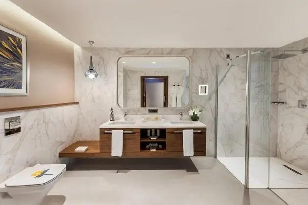 https://images.odamax.com/img/1920x1080/odamax/image/upload/Elite_World_Grand_stanbul_K_kyal_Hotel_202603231432291_SUITE_SEA_VIEW_3.jpg