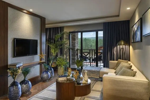 Comfort Süit, Büyük Yataklı, Biyolojik Gölet ve Orman Manzaralı