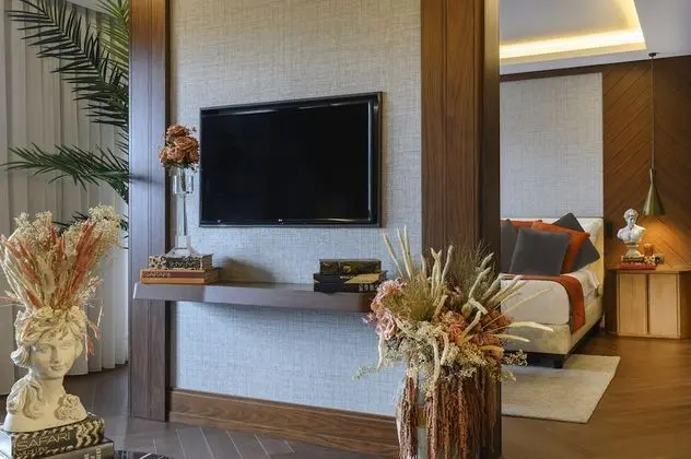 Comfort Süit, Büyük Yataklı, Biyolojik Gölet ve Orman Manzaralı
