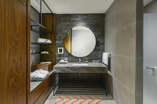 Deluxe Oda, Büyük Yataklı , Avlu Manzaralı