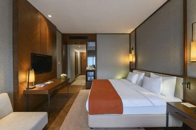 Deluxe Oda, Büyük Yataklı, Biyolojik Gölet ve Orman Manzaralı