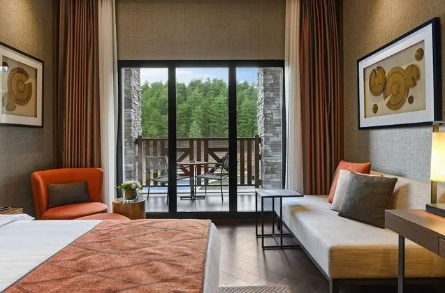 Deluxe Oda, Büyük Yataklı, Biyolojik Gölet ve Orman Manzaralı