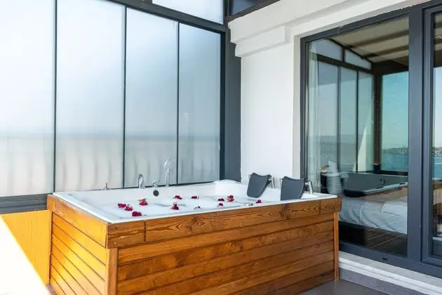 Executive Suite, Boğaz Manzaralı, Mutfaklı