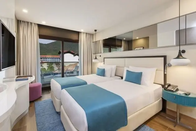 Superior Room with 2 Single Beds
