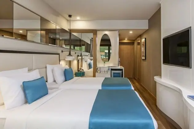 Superior Room with 2 Single Beds, Sea View
