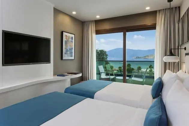 Superior Room with 2 Single Beds, Sea View