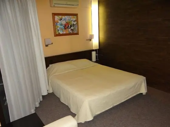 Luxury Tek Büyük Yataklı Oda