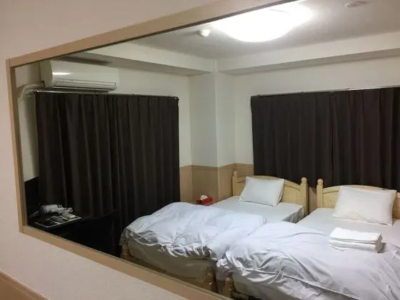 Basic İki Ayrı Yataklı Oda, 2 Tek Kişilik Yatak, Buzdolabı ve Mikrodalga
