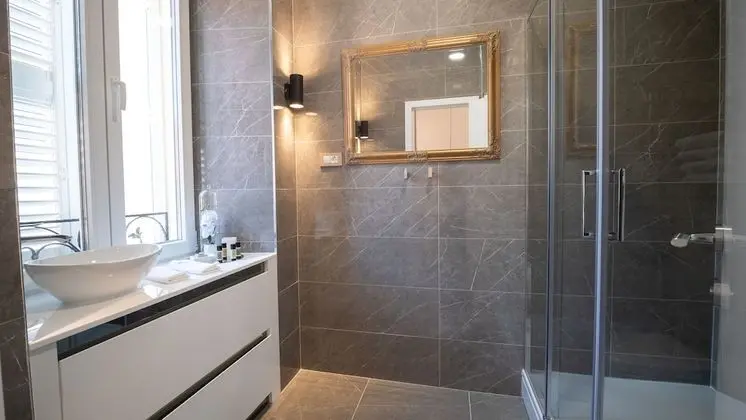 Deluxe Tek Büyük Yataklı Oda, Avlu Manzaralı (Lucija)