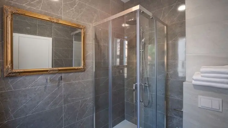 Deluxe Tek Büyük Yataklı Oda, Avlu Manzaralı (Lucija)