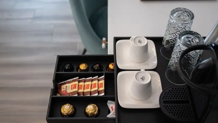 Superior Tek Büyük Yataklı Oda, Avlu Manzaralı (Ana)