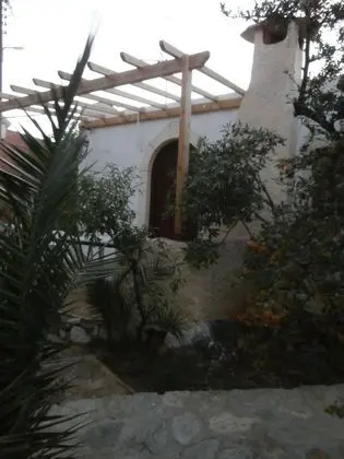 Stüdyo, Bahçe Manzaralı, Bahçeli