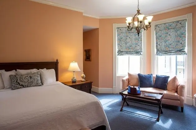 Luxury Main House Queen - J. Stephens Room