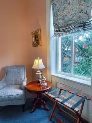 Luxury Main House Queen - J. Stephens Room