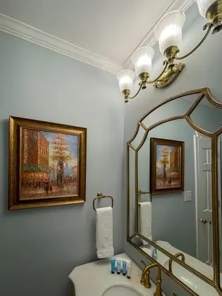 Luxury Main House Queen - J. Stephens Room