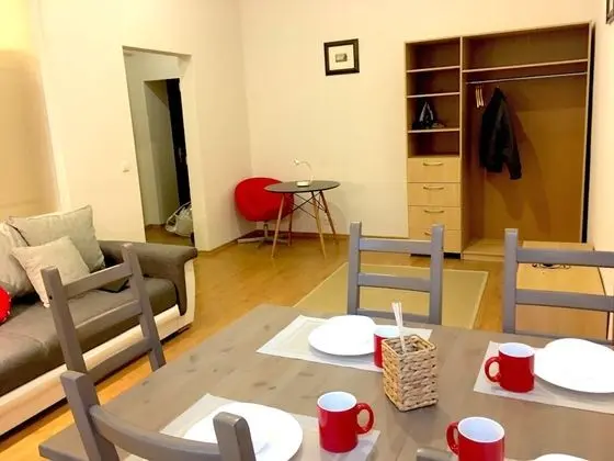 Standard Apart Daire, 1 Yatak Odası, Avlu Manzaralı