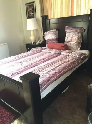 Basic Tek Büyük veya İki Ayrı Yataklı Oda