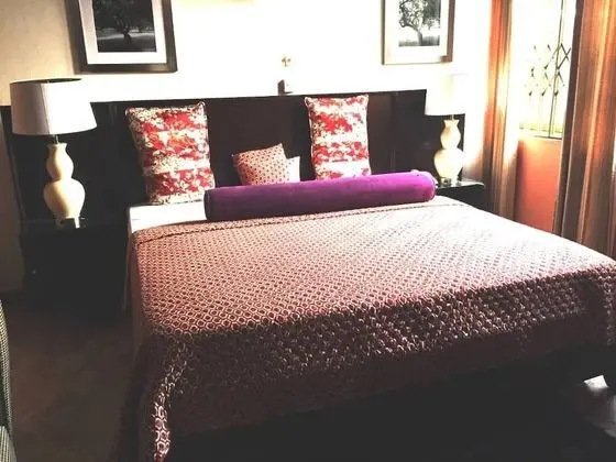 Business Tek Büyük Yataklı Oda