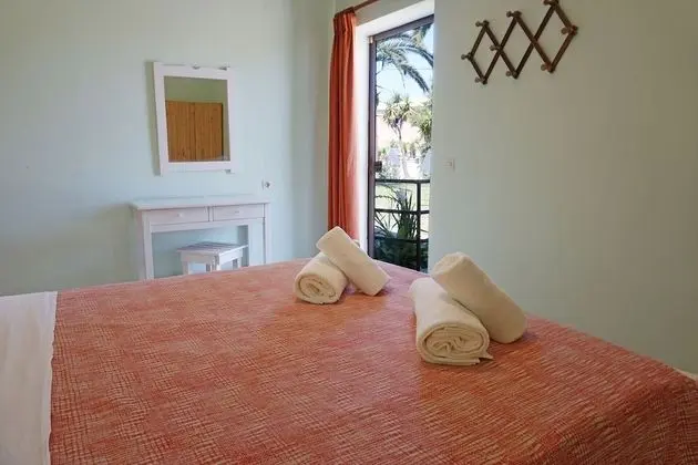 Standard Apart Daire, 2 Yatak Odası, Teras, Bahçe Manzaralı