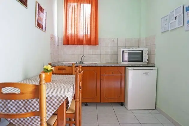 Standard Apart Daire, 2 Yatak Odası, Teras, Bahçe Manzaralı