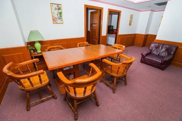 Executive Two Bedroom Suite